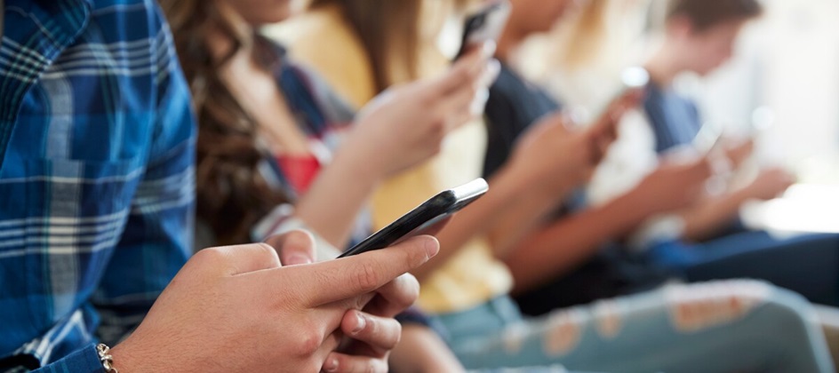 Almost half of Brits plan to digitally detox this Christmas, report